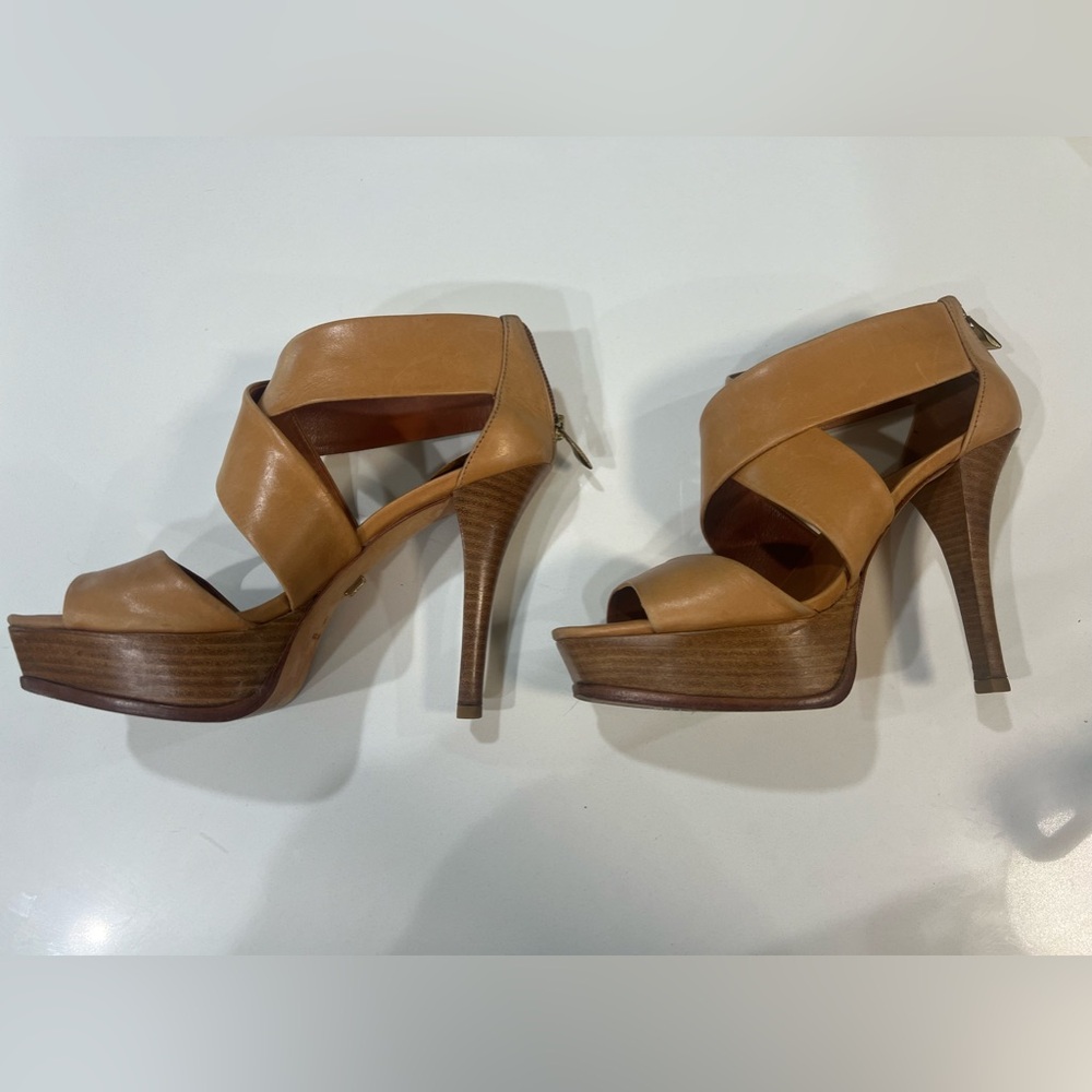 Pour La Victoire high heel shoes. Camel color